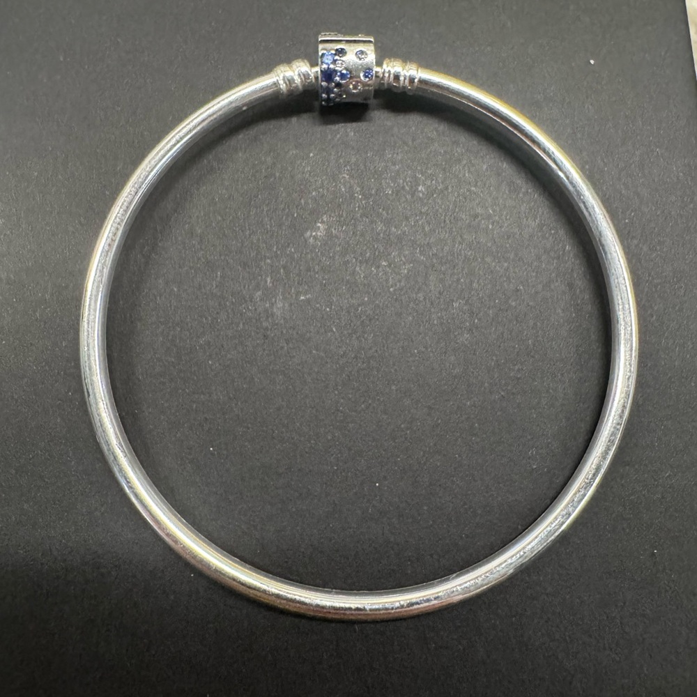 Pandora Sparkling Blue Barrel Clasp Bangle